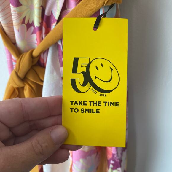 Unique Vintage + Smiley Purple Floral Wrap Midi Dress SZ 6-8 Retro Floral‎ Flowy - Picture 9 of 12